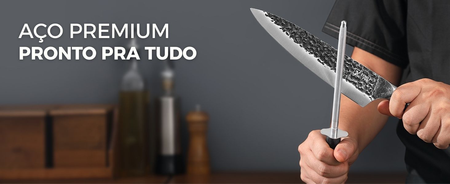 Detalhe de faca e chaira do kit, destacando aço premium pronto para todos os tipos de uso.